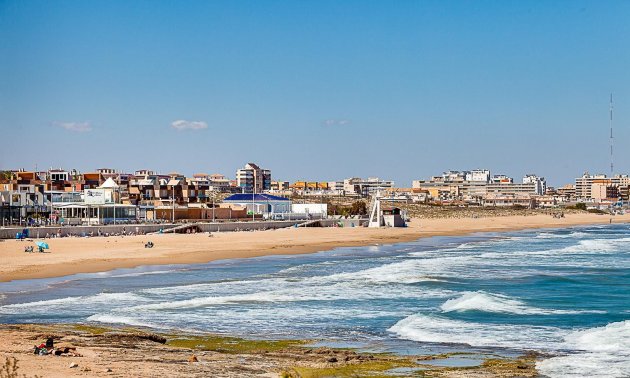 Rynek wtórny - Mieszkanie w bloku -
Torrevieja - La Mata