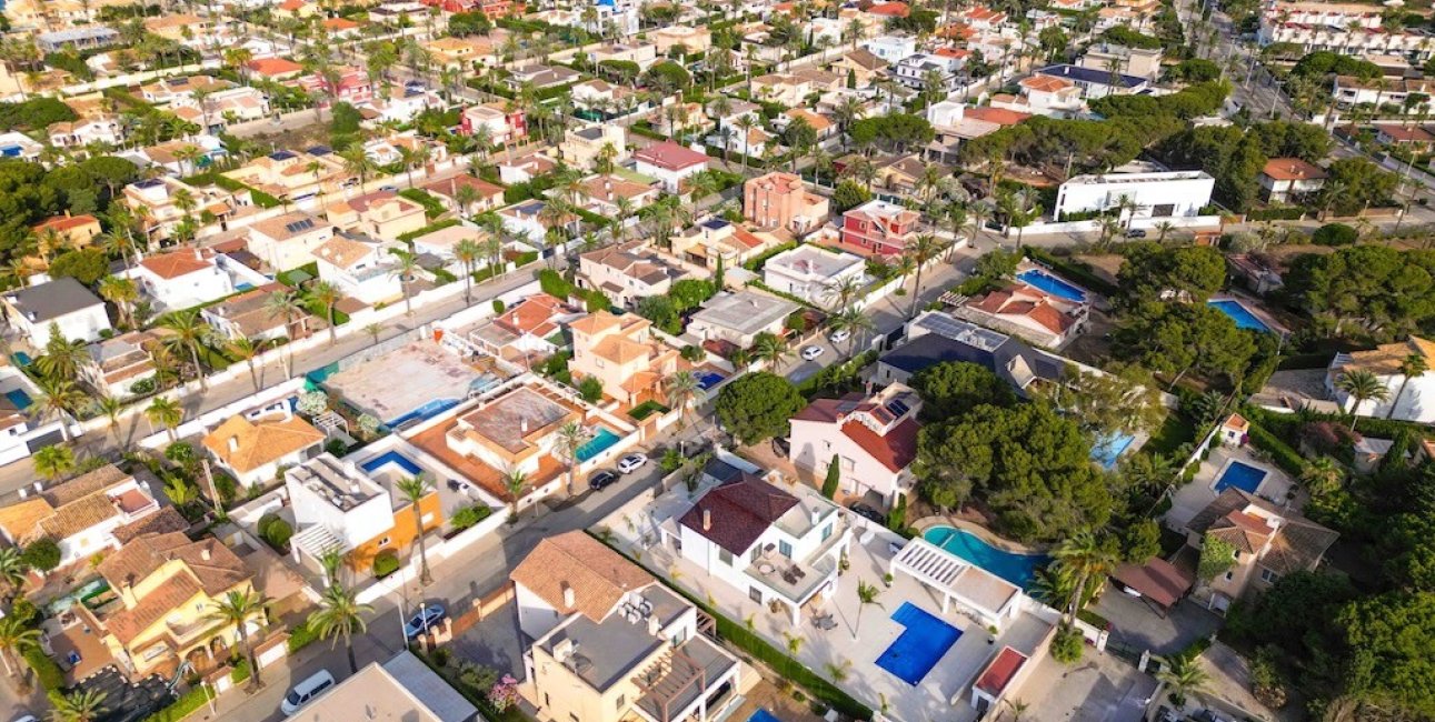 Resale - Villa -
Orihuela Costa - Cabo Roig