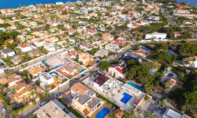 Resale - Villa -
Orihuela Costa - Cabo Roig