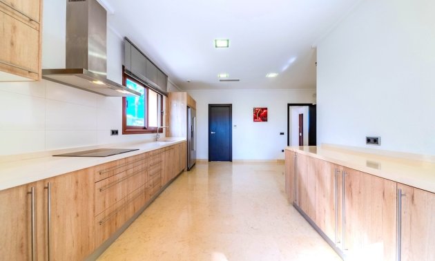 Resale - Villa -
Orihuela Costa - Cabo Roig