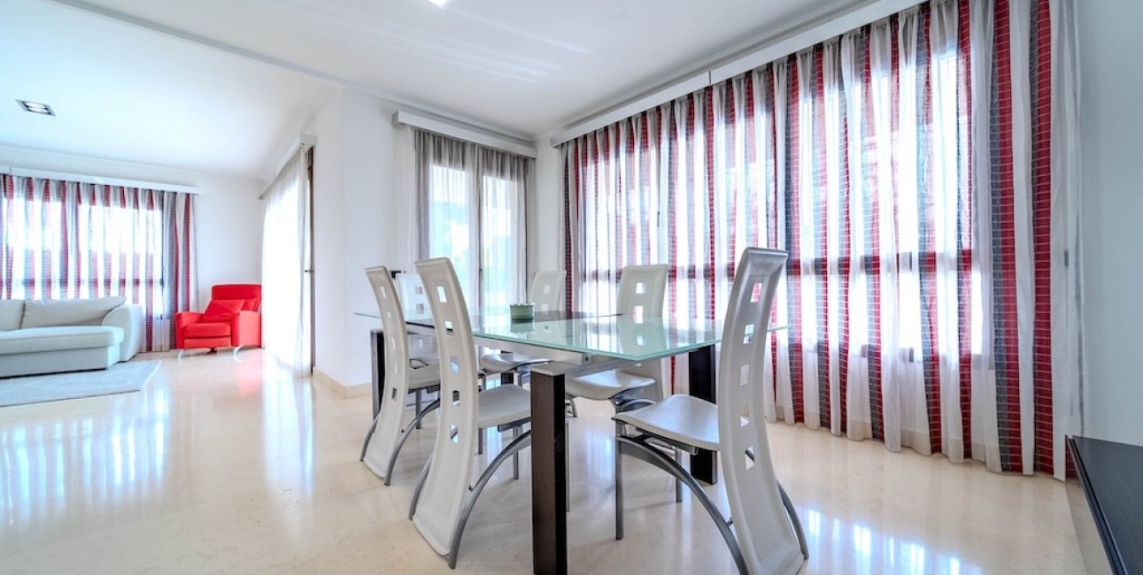 Resale - Villa -
Orihuela Costa - Cabo Roig