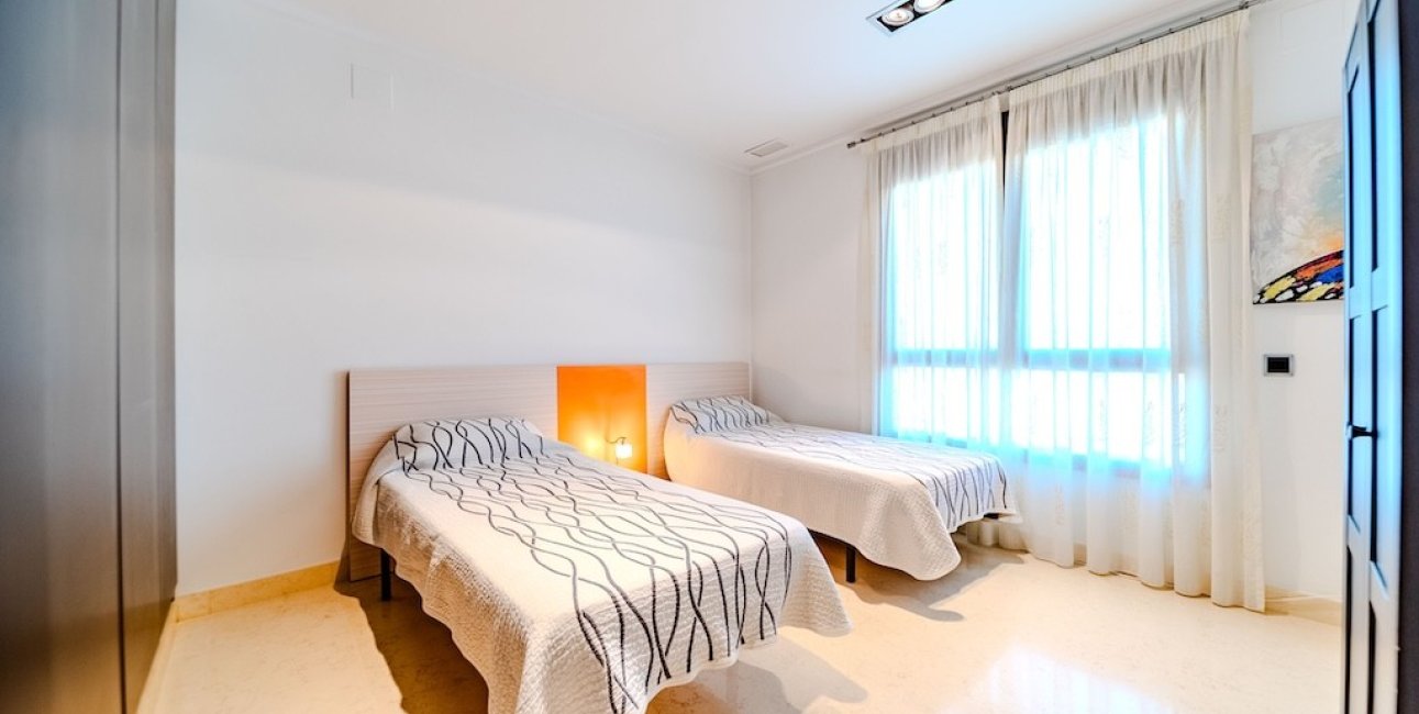 Resale - Villa -
Orihuela Costa - Cabo Roig