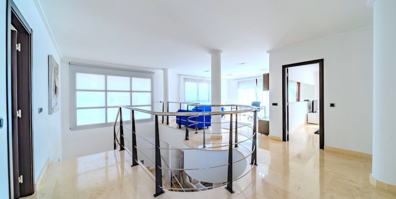 Resale - Villa -
Orihuela Costa - Cabo Roig