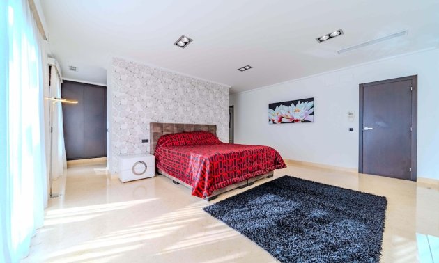 Resale - Villa -
Orihuela Costa - Cabo Roig