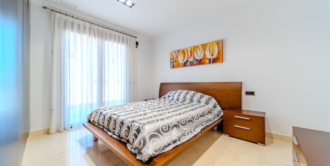 Resale - Villa -
Orihuela Costa - Cabo Roig