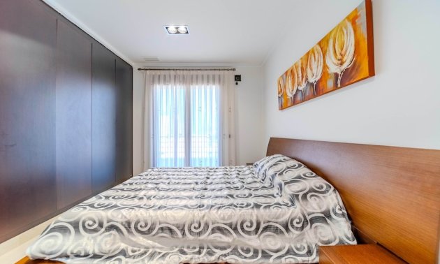 Resale - Villa -
Orihuela Costa - Cabo Roig