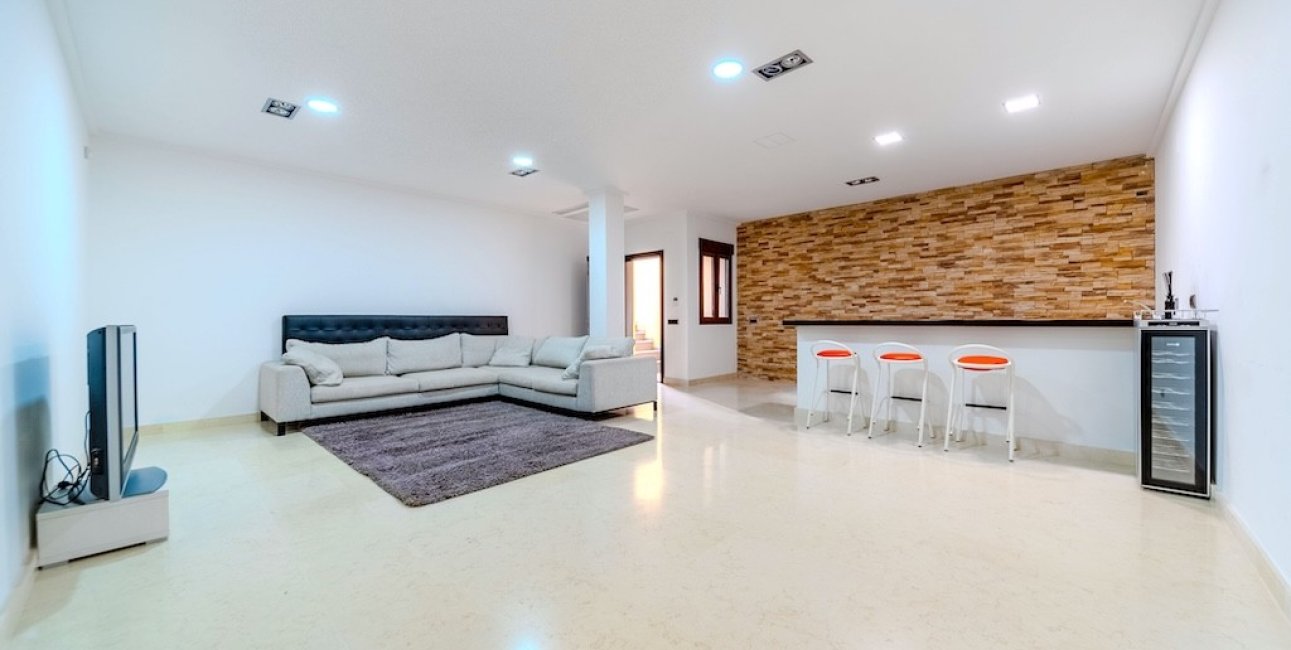 Resale - Villa -
Orihuela Costa - Cabo Roig