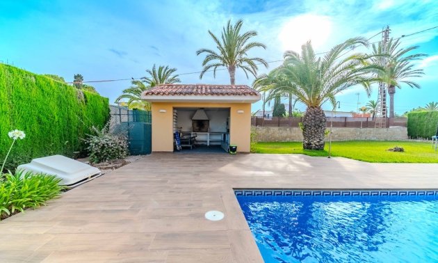 Resale - Villa -
Orihuela Costa - Cabo Roig