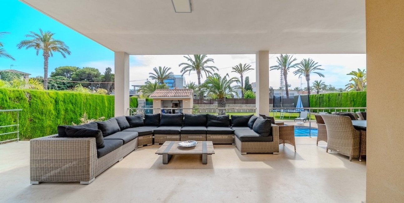 Resale - Villa -
Orihuela Costa - Cabo Roig