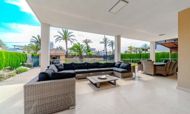 Resale - Villa -
Orihuela Costa - Cabo Roig