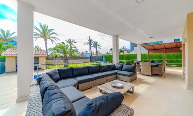 Resale - Villa -
Orihuela Costa - Cabo Roig