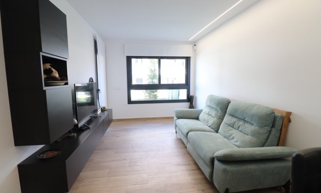 Resale - Apartment / flat -
Orihuela Costa - Villamartin