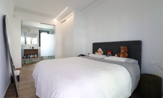 Resale - Apartment / flat -
Orihuela Costa - Villamartin