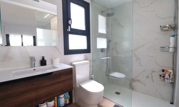 Resale - Apartment / flat -
Orihuela Costa - Villamartin