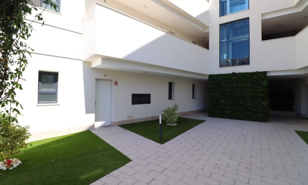 Resale - Apartment / flat -
Orihuela Costa - Villamartin