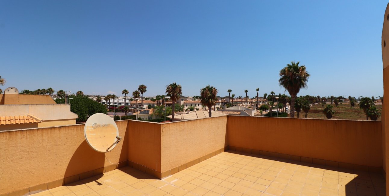 Resale - Townhouse -
Ciudad Quesada - Lo Marabu