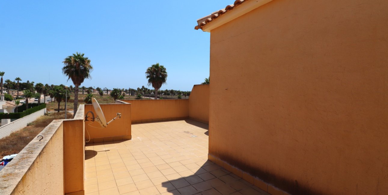 Resale - Townhouse -
Ciudad Quesada - Lo Marabu