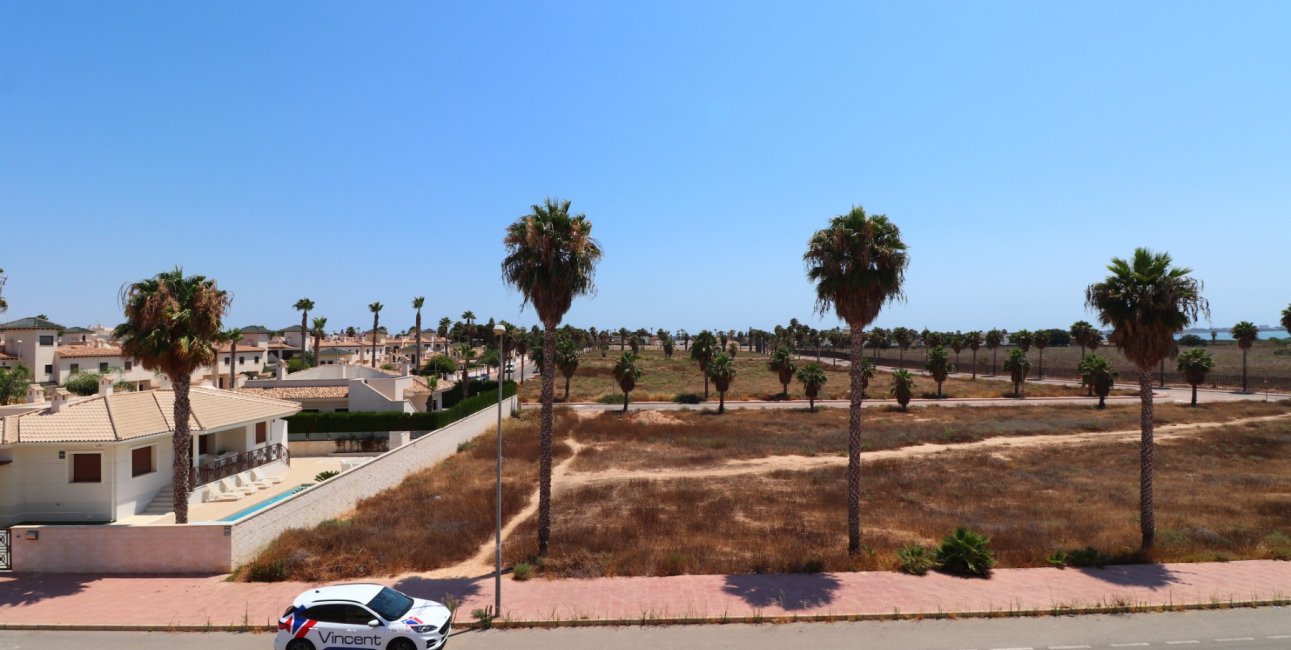 Resale - Townhouse -
Ciudad Quesada - Lo Marabu