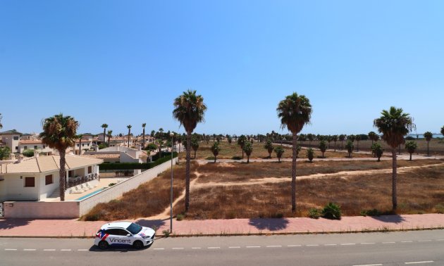 Resale - Townhouse -
Ciudad Quesada - Lo Marabu