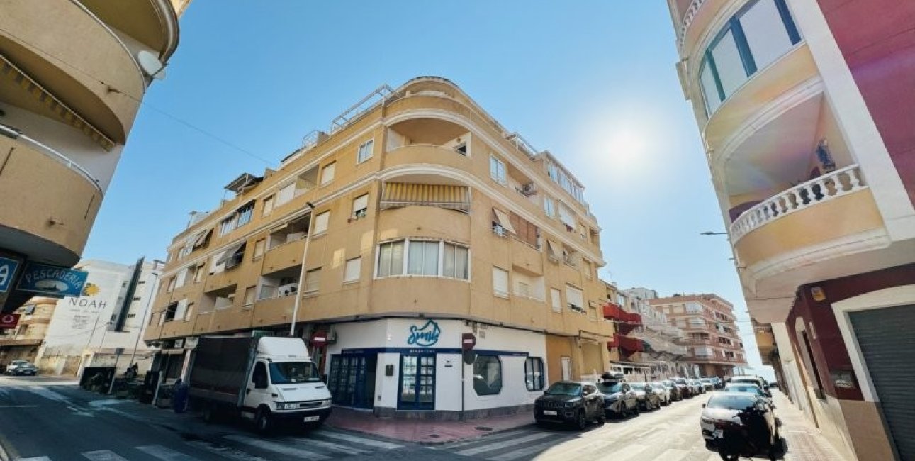 Resale - Apartment / flat -
Torrevieja - La Mata