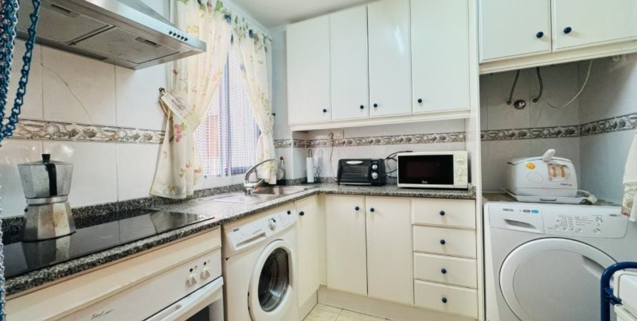 Resale - Apartment / flat -
Torrevieja - La Mata