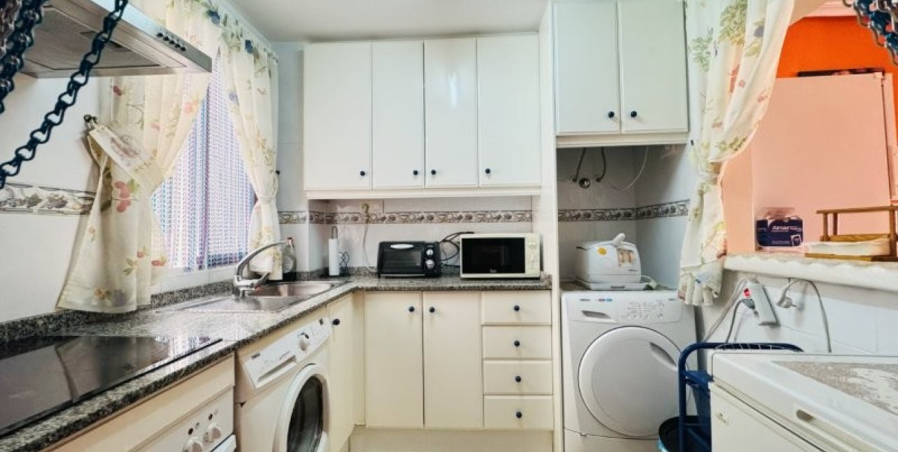 Resale - Apartment / flat -
Torrevieja - La Mata