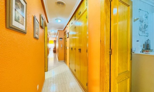 Resale - Apartment / flat -
Torrevieja - La Mata