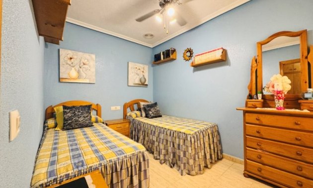 Resale - Apartment / flat -
Torrevieja - La Mata