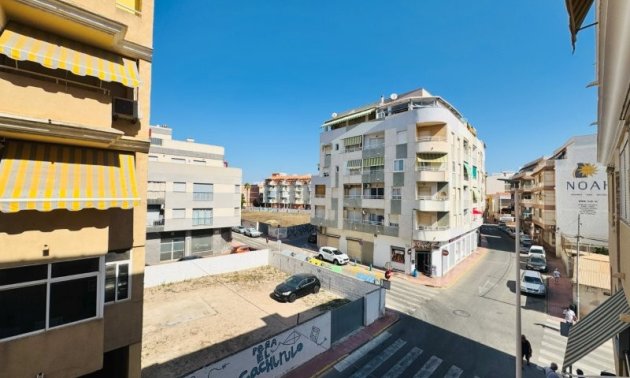 Resale - Apartment / flat -
Torrevieja - La Mata
