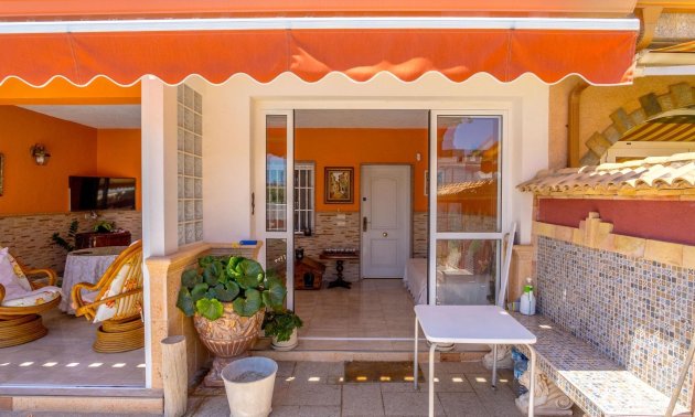 Resale - Villa -
Orihuela Costa - Campoamor