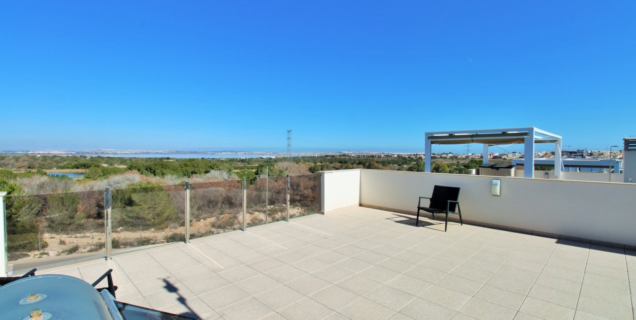 Resale - Villa -
Orihuela Costa - Villamartín