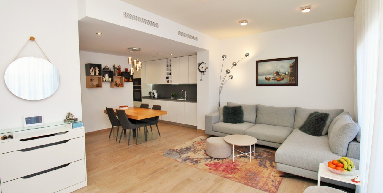 Resale - Villa -
Orihuela Costa - Villamartín