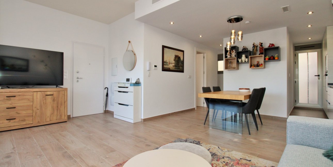 Resale - Villa -
Orihuela Costa - Villamartín