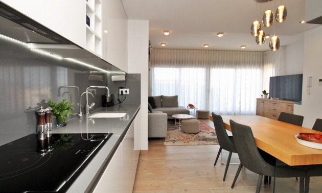 Resale - Villa -
Orihuela Costa - Villamartín