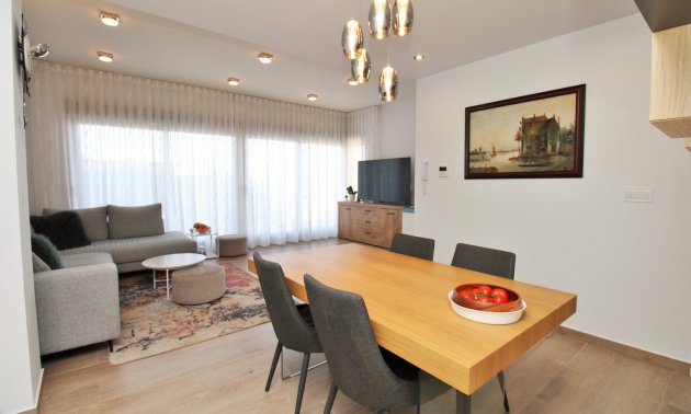 Resale - Villa -
Orihuela Costa - Villamartín