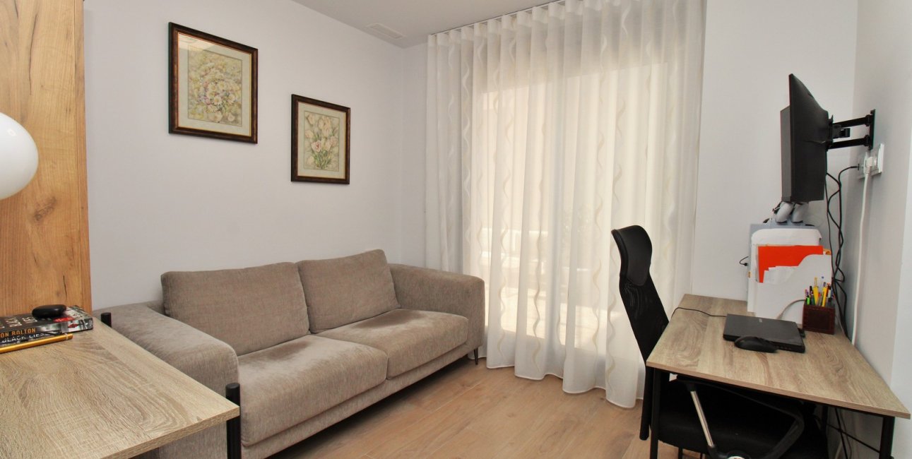 Resale - Villa -
Orihuela Costa - Villamartín
