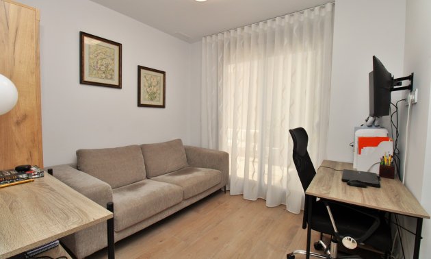 Resale - Villa -
Orihuela Costa - Villamartín