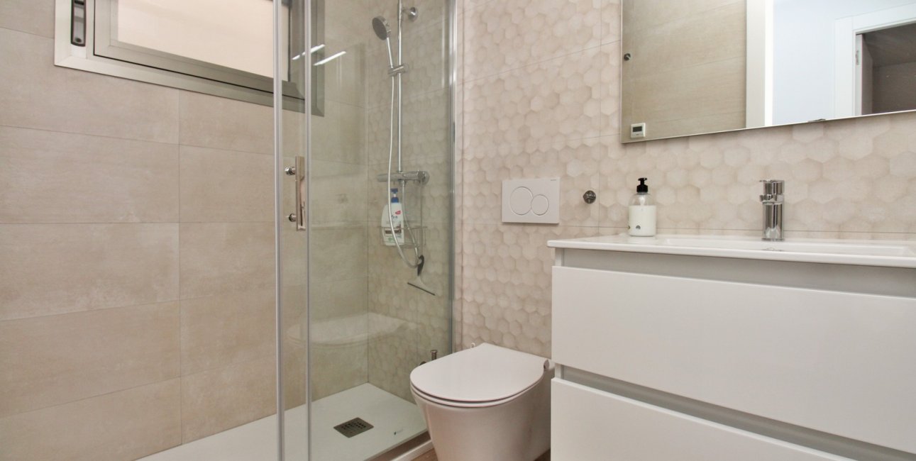 Resale - Villa -
Orihuela Costa - Villamartín