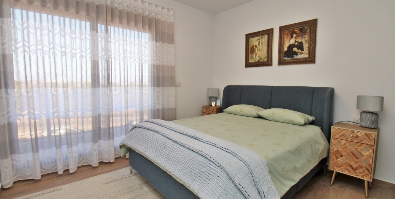 Resale - Villa -
Orihuela Costa - Villamartín
