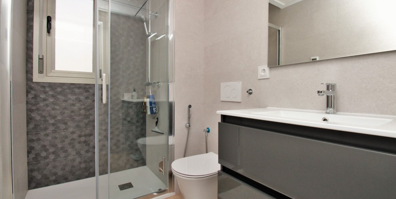 Resale - Villa -
Orihuela Costa - Villamartín