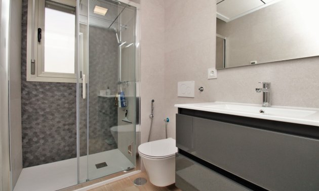 Resale - Villa -
Orihuela Costa - Villamartín