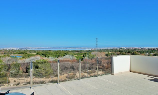 Resale - Villa -
Orihuela Costa - Villamartín