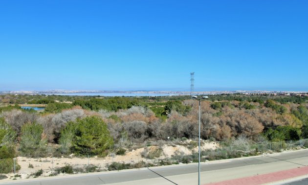 Resale - Villa -
Orihuela Costa - Villamartín