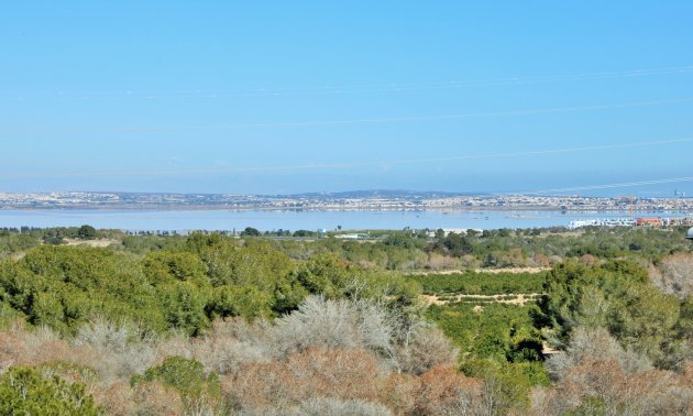 Resale - Villa -
Orihuela Costa - Villamartín