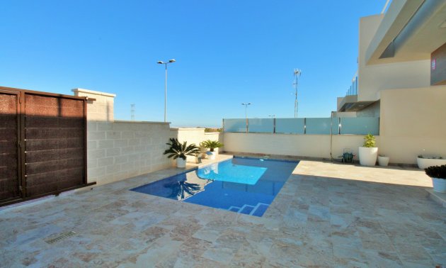 Resale - Villa -
Orihuela Costa - Villamartín