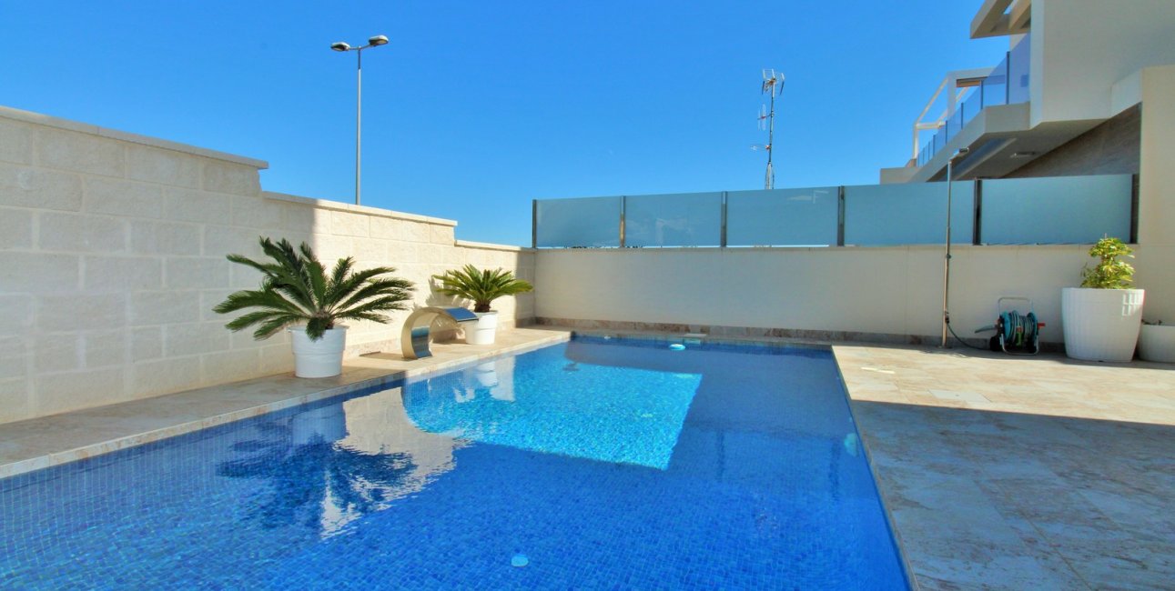 Resale - Villa -
Orihuela Costa - Villamartín