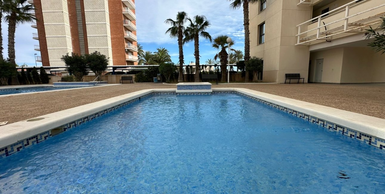 Resale - Apartment / flat -
Torrevieja - La Veleta