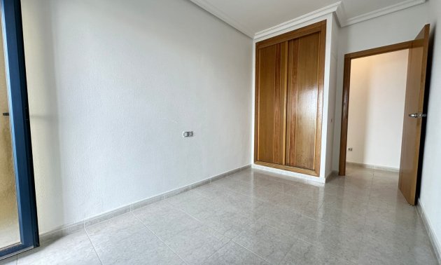 Resale - Apartment / flat -
Torrevieja - La Veleta