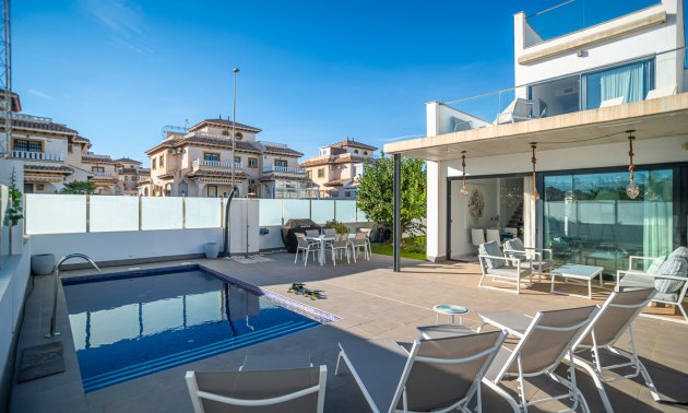Resale - Villa -
Orihuela Costa - Lomas de Cabo Roig