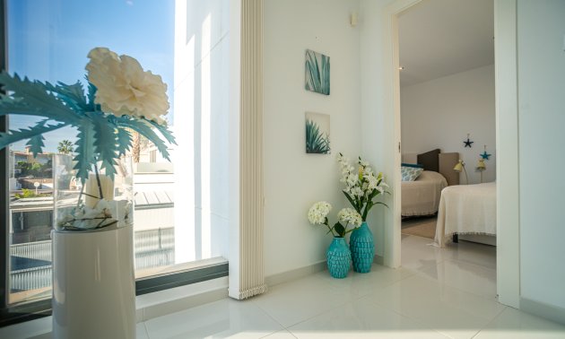 Resale - Villa -
Orihuela Costa - Lomas de Cabo Roig